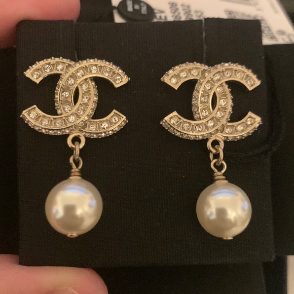 Chanel REV Earrings - Picture 1 of 6